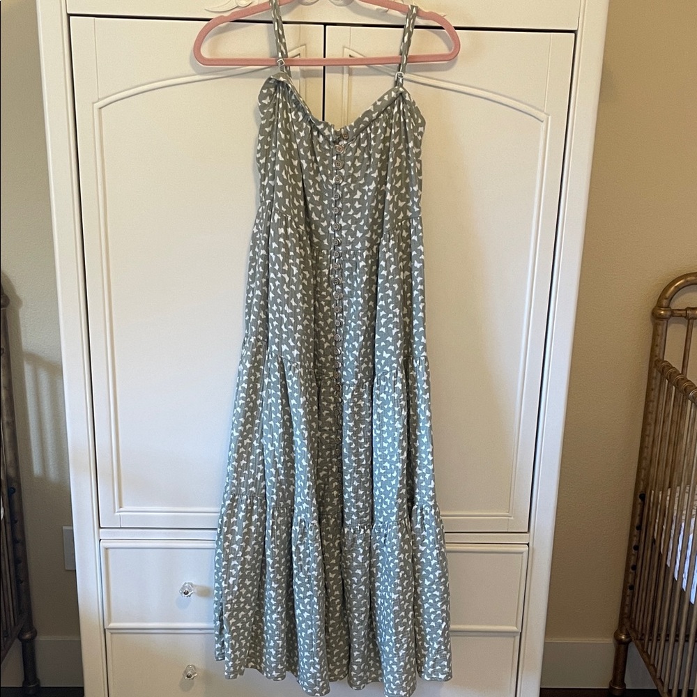 Rylee + Cru Women’s Sage Butterfly Print Button Front Tiered Midi Dress L